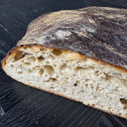 Sylter Brot 2kg mit dunkler knuspriger Kruste und heller luftiger Krume, frisch gebacken von Jochen Gaues